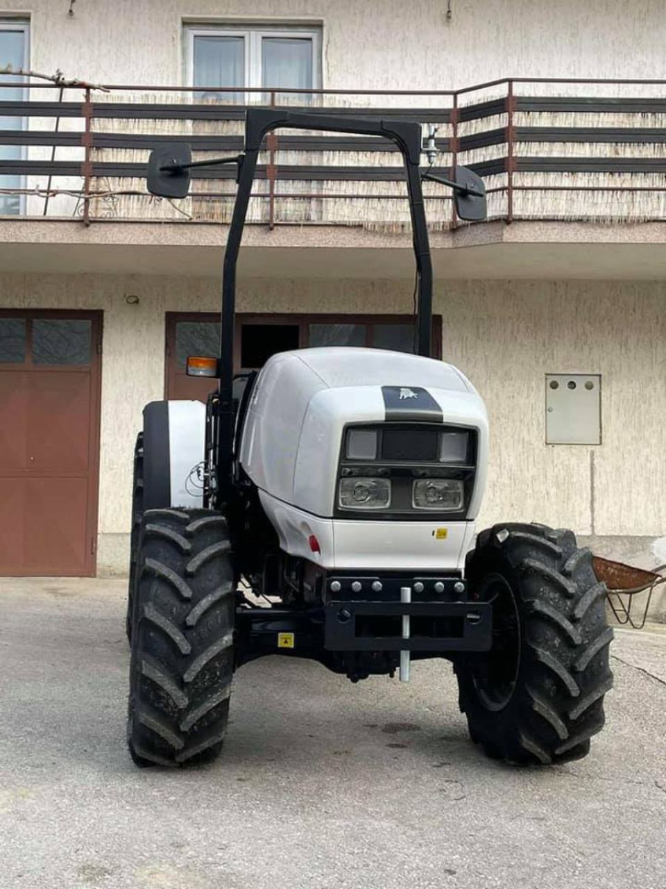 Vinogradarsko - voćarski traktor Lamborghini model RF 80.4 Trend