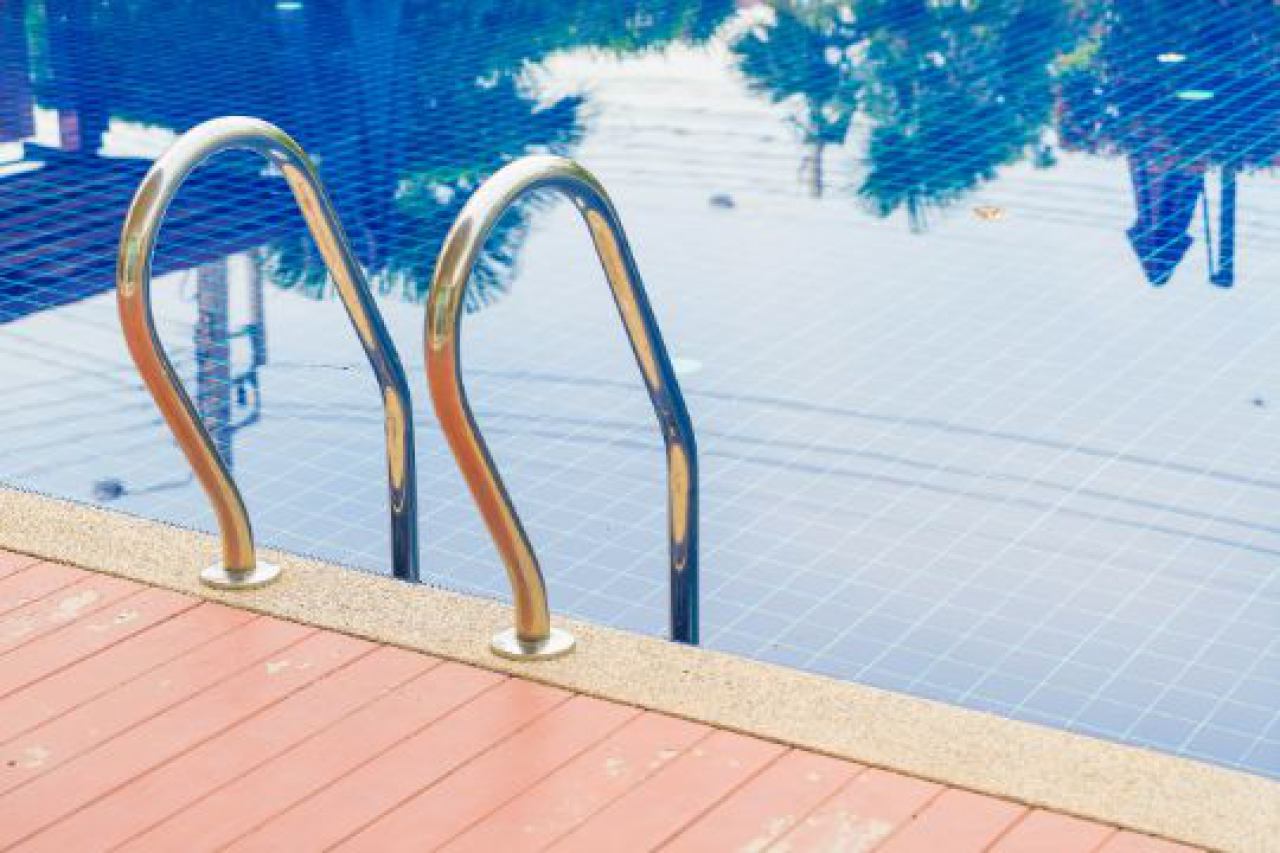 INSTALLATION OF SWIMMING POOL EQUIPMENT: HANDRAILS, LADDERS, SLIDES AND COVERS IN ISTRIA
