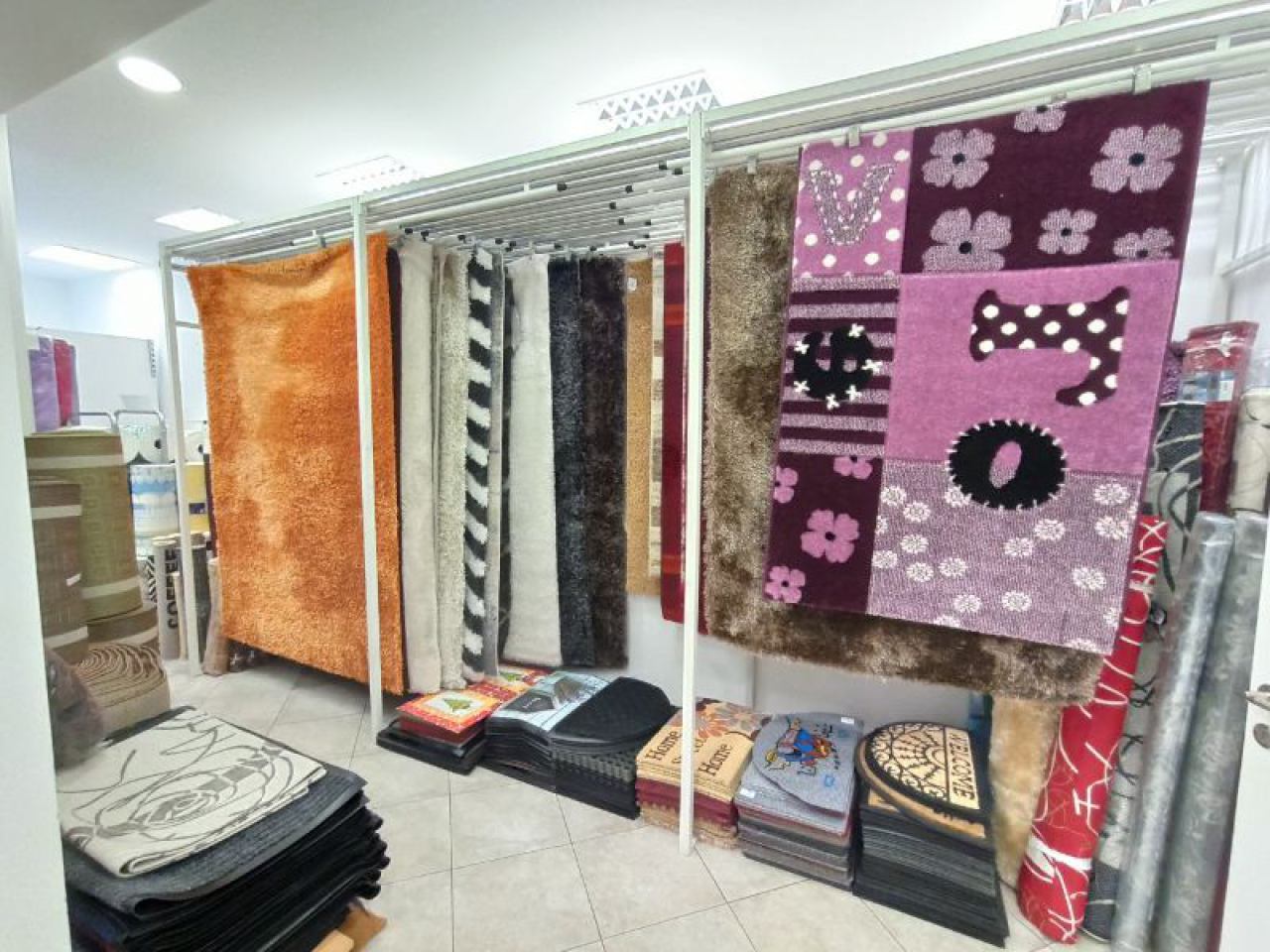 TEPISI I PODNE OBLOGE