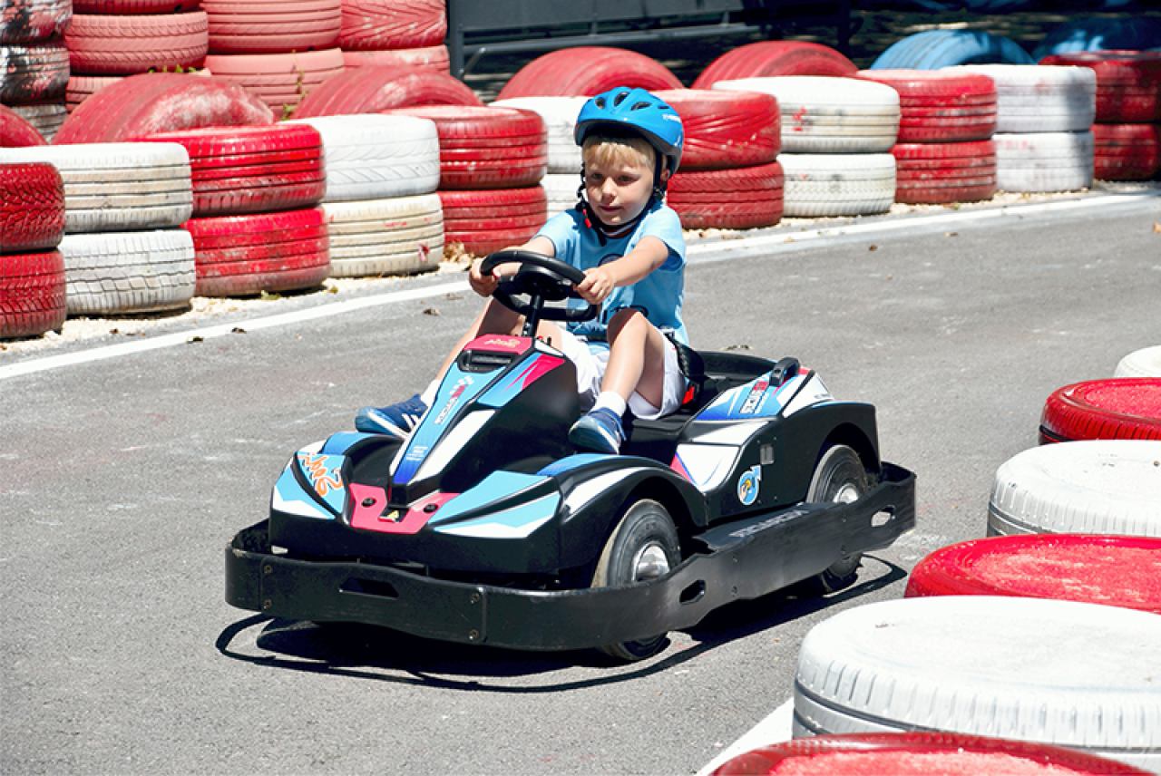 MINI KART, KARTING ZA NAJMLAĐE VOZAČE