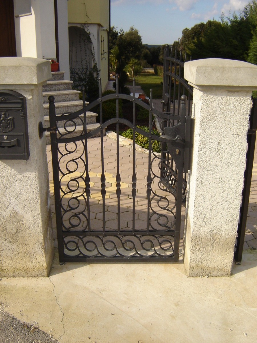 Kovana dvorišna vrata Istra