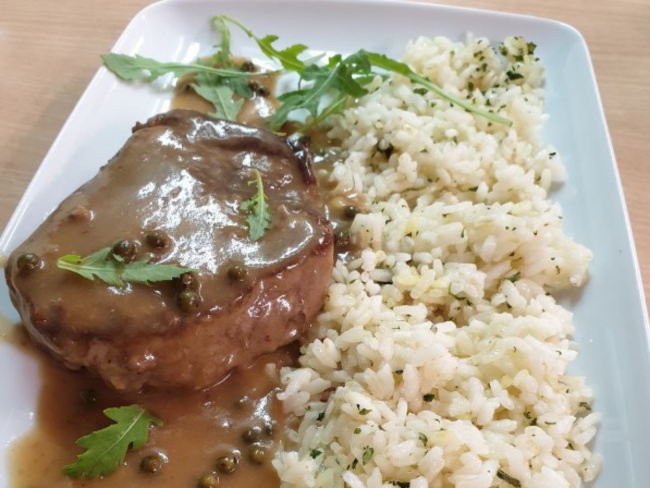 MESNI SPECIJALITETI / SPECIALITA DI CARNE / FLEISCH SPEZIALGERICHTEN / MEAT SPECIALTIES
