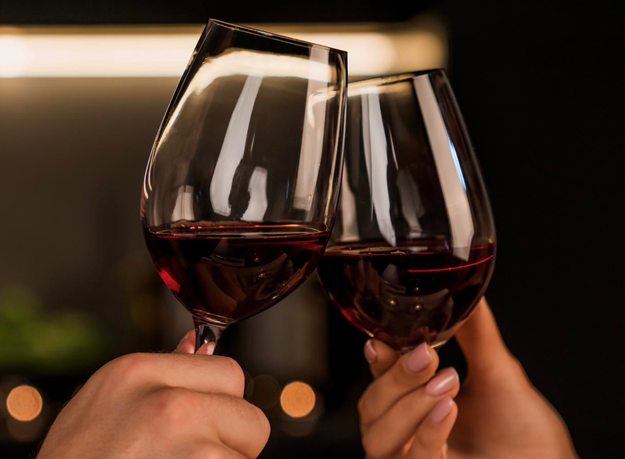 ROMANTIC WINE BAR
