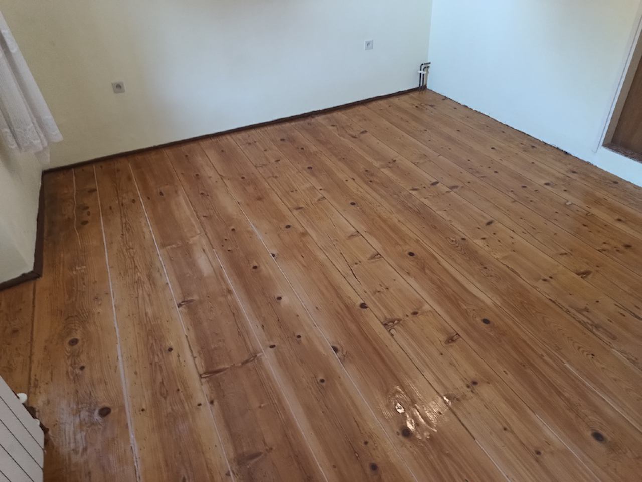 PARKETI, STOLARIJA I INTERIJERI