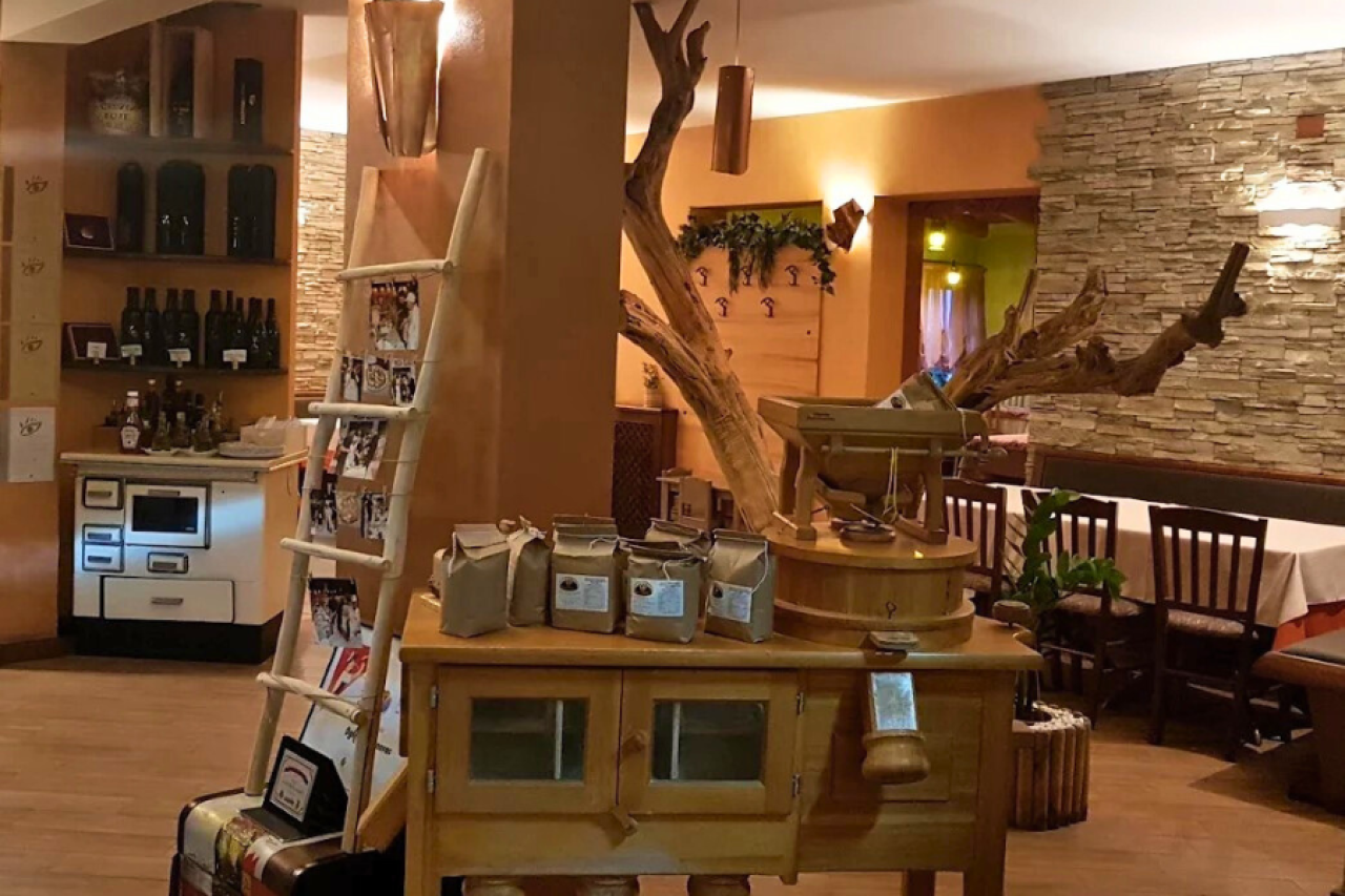 KONOBA I PIZZERIA AQUARIUS, BUJE