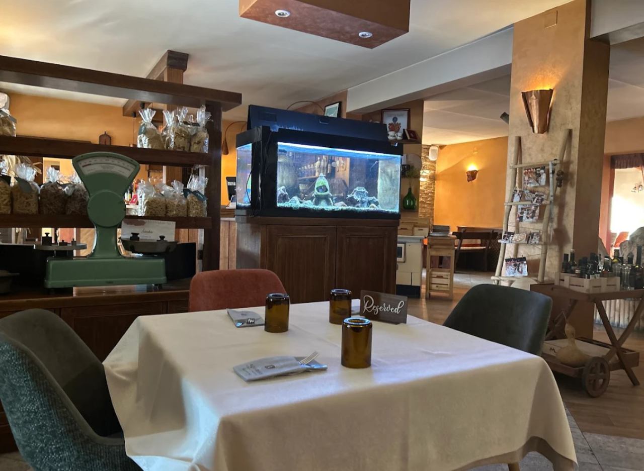 KONOBA I PIZZERIA AQUARIUS, BUJE