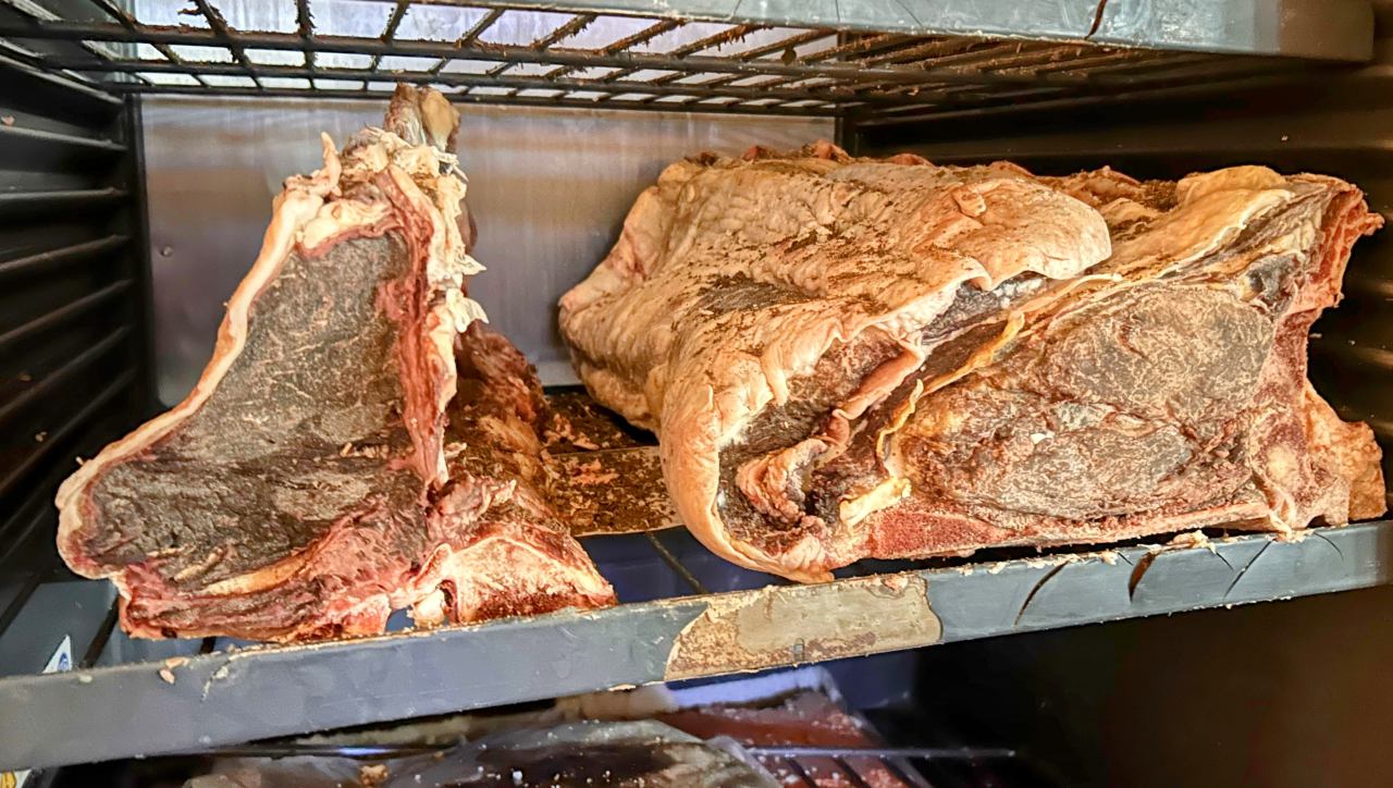 VRHUNSKI MESNI SPECIJALITETI U BUJAMA