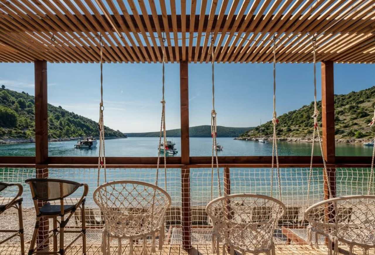 BEACH BAR PLEME, UVALA LUKA, RAKALJ