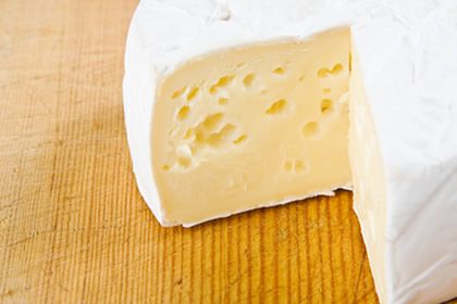 TVRDI SIR OD PUNOMASNOG KRAVLJEG MLIJEKA