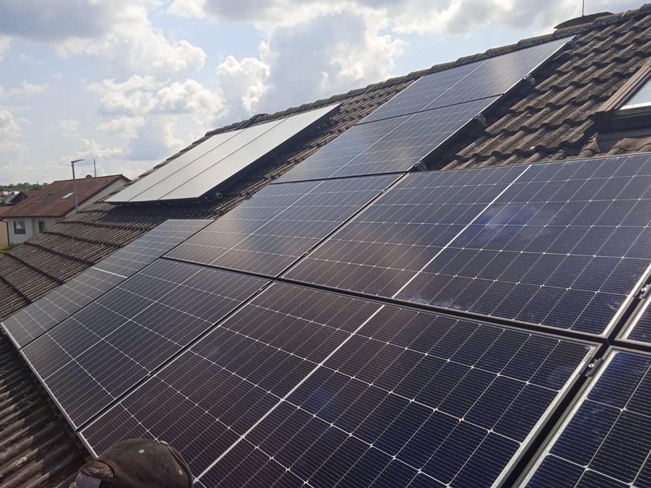 UGRADNJA SOLARNIH PANELA NA STARIJE KROVOVE U ISTRI 