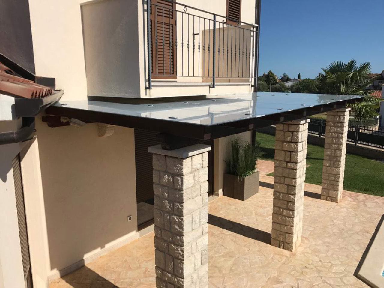 GLASLÖSUNGEN POREČ – INDIVIDUELLE GLASPRODUKTE IN ISTRIEN SEIT 1976