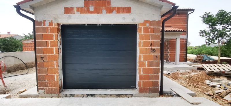 Garažna vrata Pula